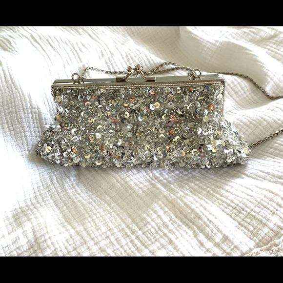 La Regale Silver Sequin Beaded Purse Formal Bridal NWOT - Picture 5 of 9